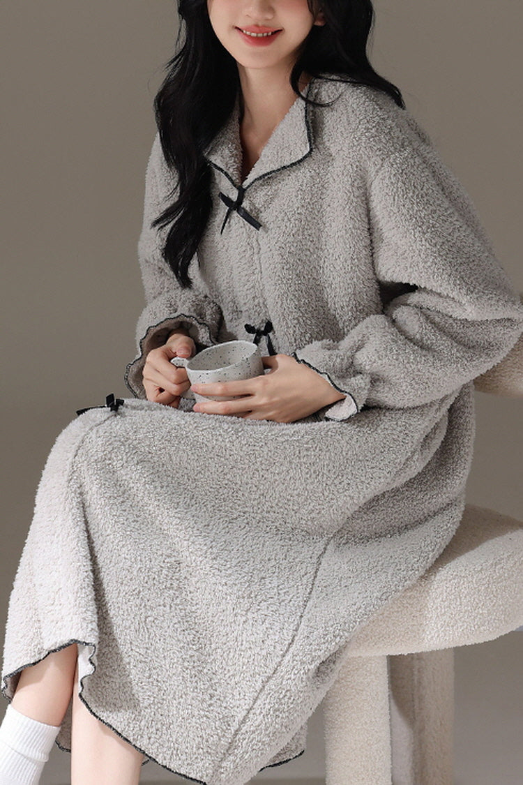 Mute Sheep Neckline Detail