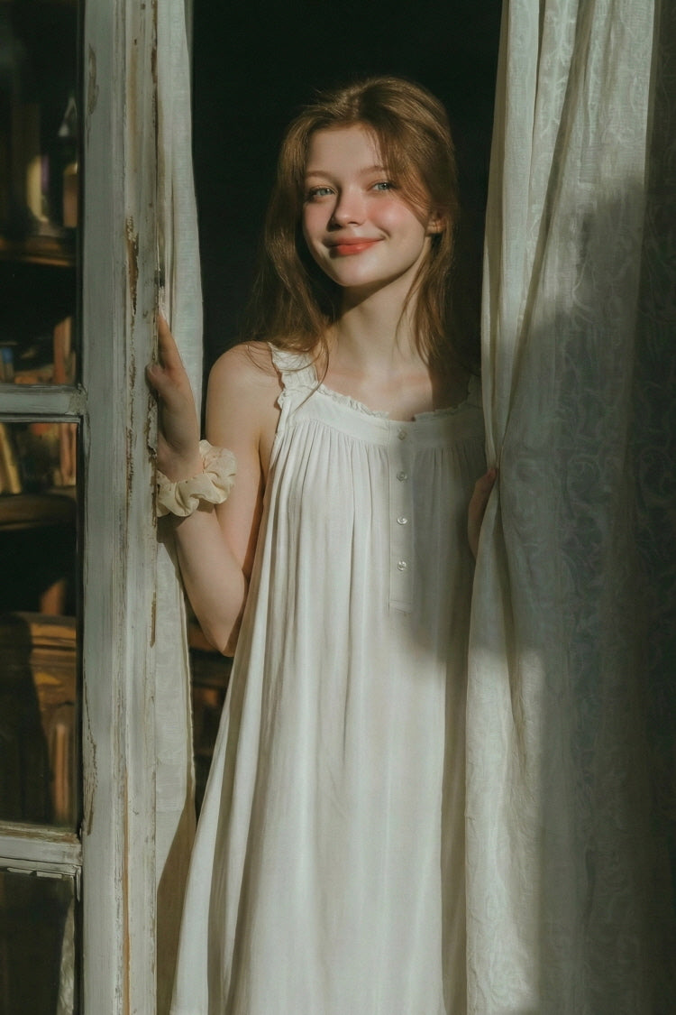 Curtainwake Nightdress